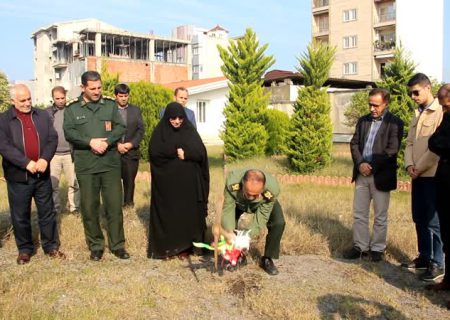 کلنگ‌زنی احداث مزار شهید خوشنام در دانشکده فنی و حرفه‌ای محمودآباد