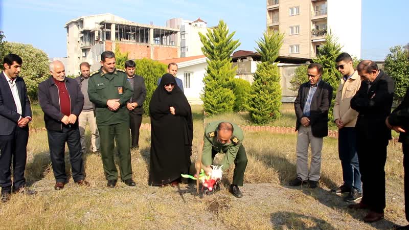 کلنگ‌زنی احداث مزار شهید خوشنام در دانشکده فنی و حرفه‌ای محمودآباد