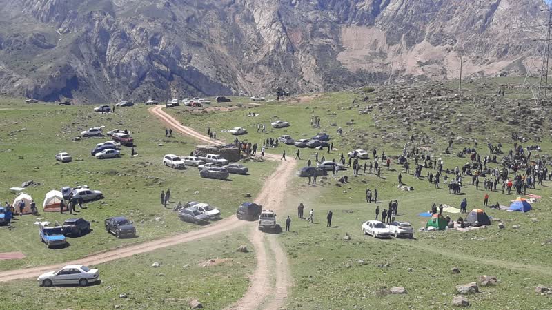 همدلی نیاکیها و اسکیهای لاریجان با برپایی آیین سنتی ورف چال/ روزی که زنها، شاه میشوند