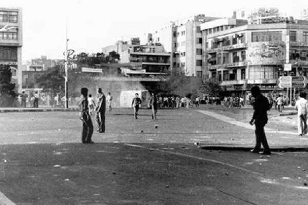 تجهیز نظامی در بحبوحهی انقلاب اولین نشانهی فرقه علیه نظام بود/ لزوم شناسایی حیلههای دشمن در فضای مجازی