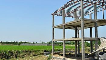 تخریب داوطلبانه چهار مورد ساخت و ساز غیرمجاز در زمینهای کشاورزی محمودآباد