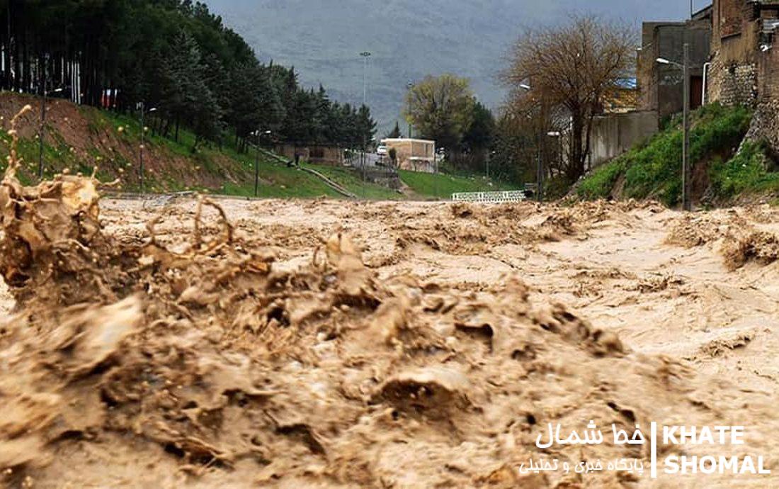 مفقود شدن ۳ خودروی گردشگران در سیلاب نور