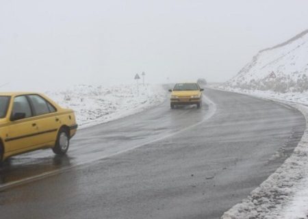 بارش برف در محور کندوان شدید است