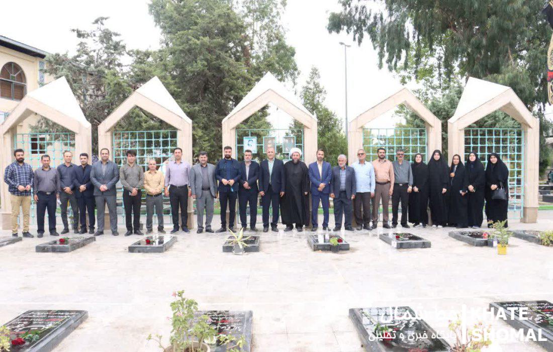 آیین عطرافشانی گلزار شهدای سرخرود بهمناسبت روز خبرنگار برگزار شد
