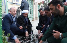 مراسم گرامیداشت شهدای جمهور و بسیج ادارات در سرخ‌رود برگزار شد