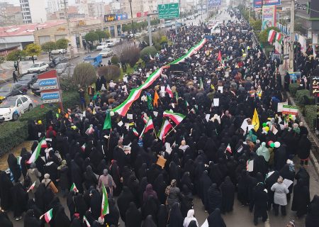 راهپیمایی ۲۲ بهمن نماد تاریخی وحدت ملت ایران در محمودآباد