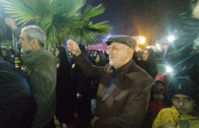 خروش  شبانه  مردم  ولایتمدار شهرستان محمودآباد در پی شهادت رهبر انقلاب