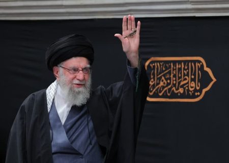 سوگواری مردم محمودآباد در پی شهادت امام خامنه ای(ره)
